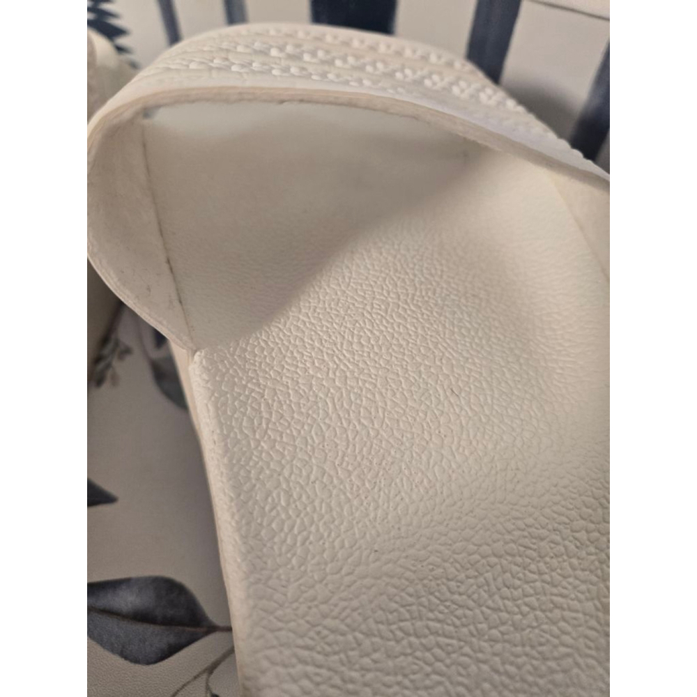 Women's Adidas White Adilette Platform Slides Size 8 - Picture 9 of 12